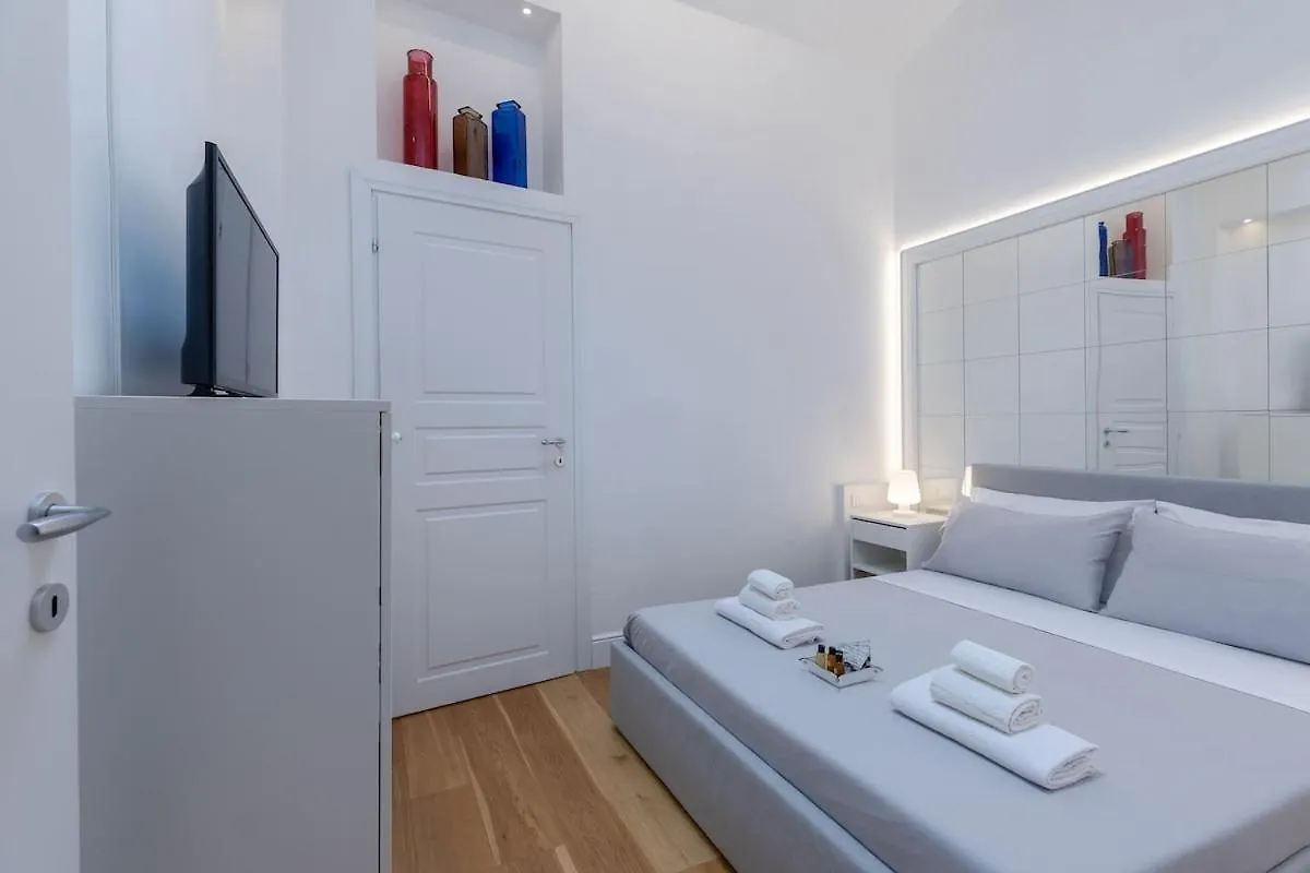 4Season Flat 2 Bedrooms 10 Min Walk From The Cathedral Florence