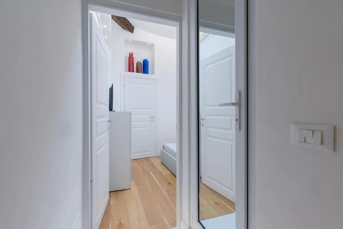 4Season Flat 2 Bedrooms 10 Min Walk From The Cathedral Florence 0*,  Italy