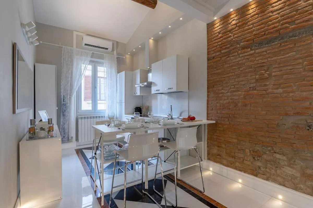 4Season Flat 2 Bedrooms 10 Min Walk From The Cathedral Florence 0*,  Italy